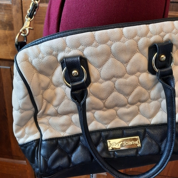 Vintage Y2K Betsey Johnson cream black faux leather quilted heart handbag purse - Picture 7 of 13